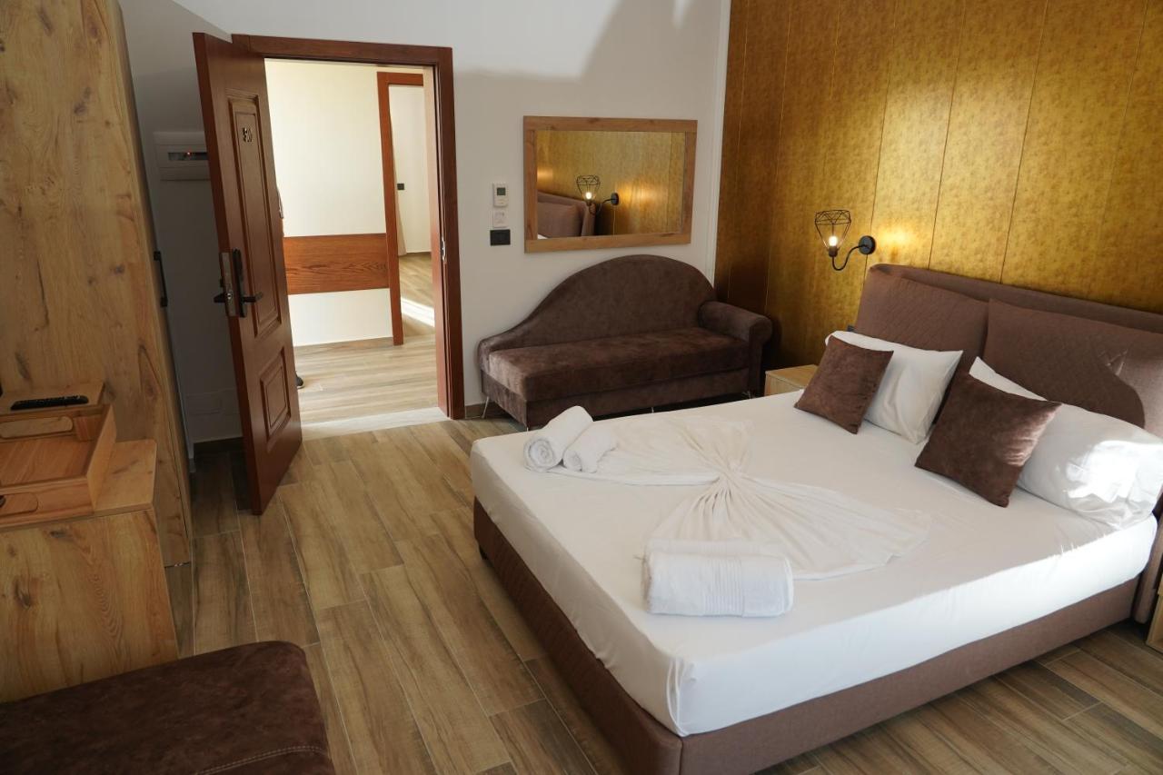 Hotel Monaco & Garden Golem  Ngoại thất bức ảnh