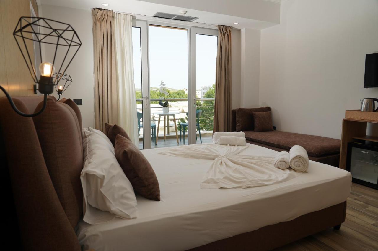 Hotel Monaco & Garden Golem  Ngoại thất bức ảnh