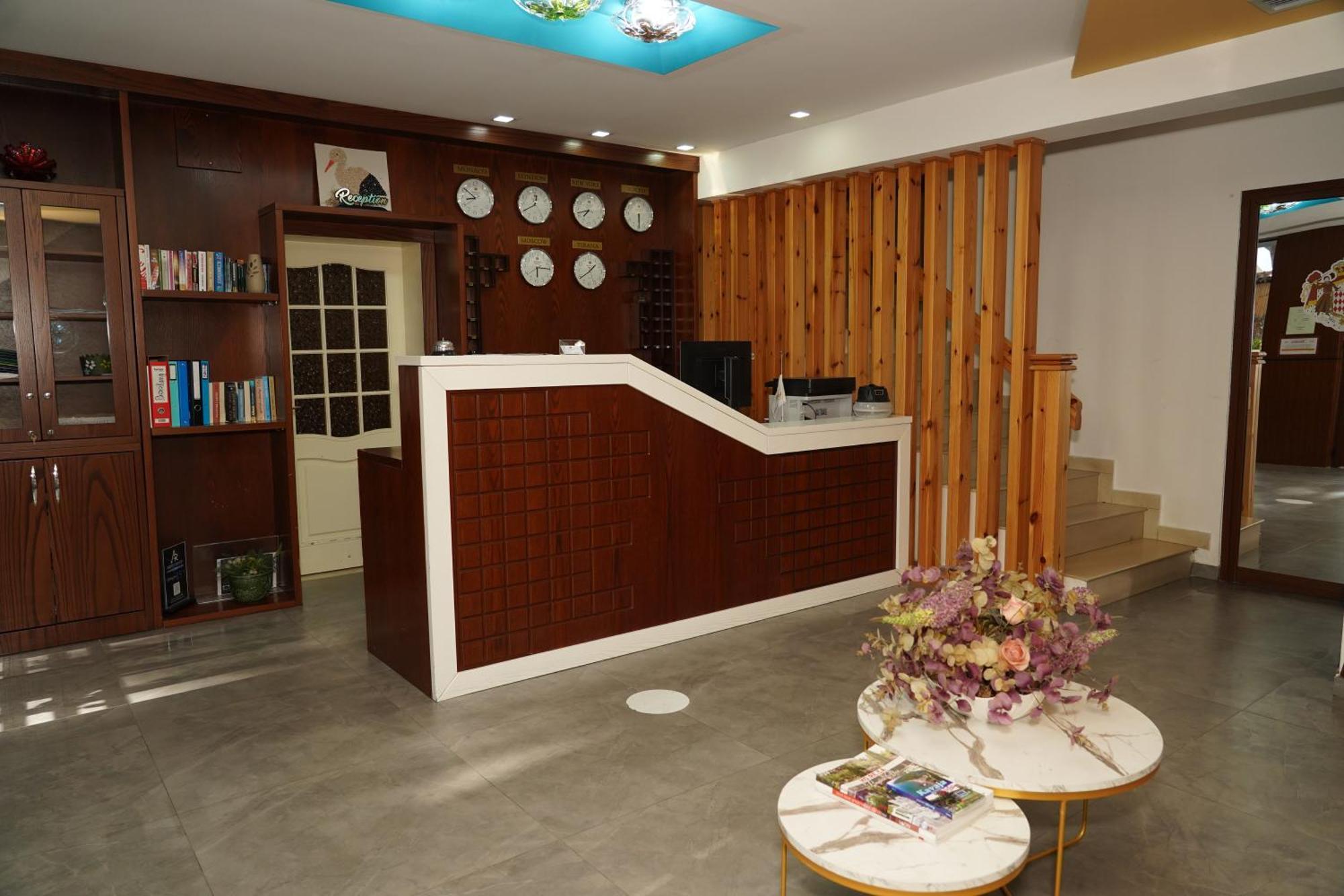 Hotel Monaco & Garden Golem  Ngoại thất bức ảnh