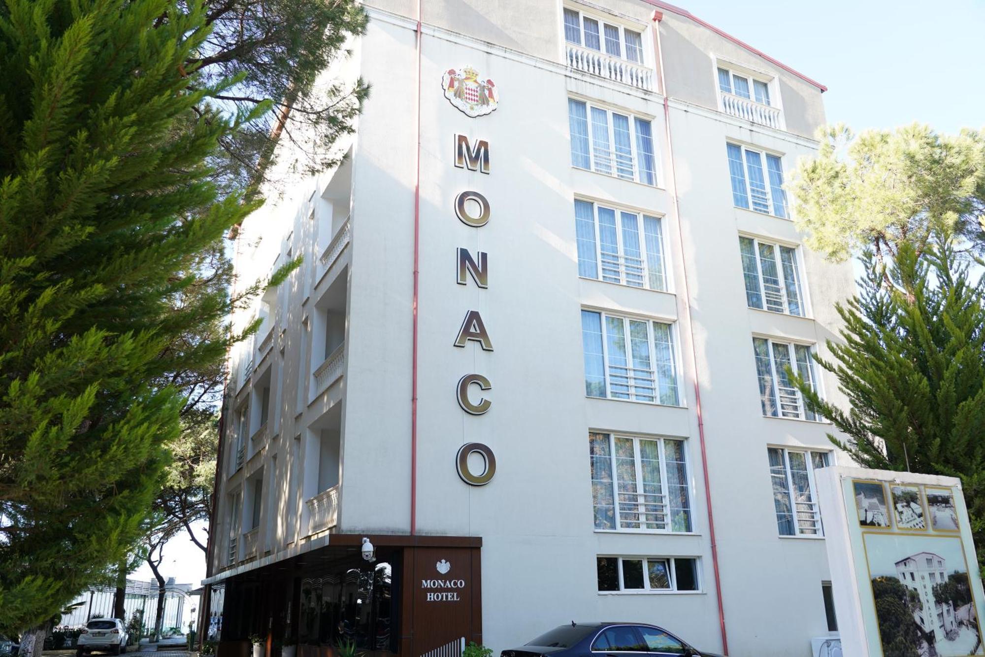 Hotel Monaco & Garden Golem  Ngoại thất bức ảnh