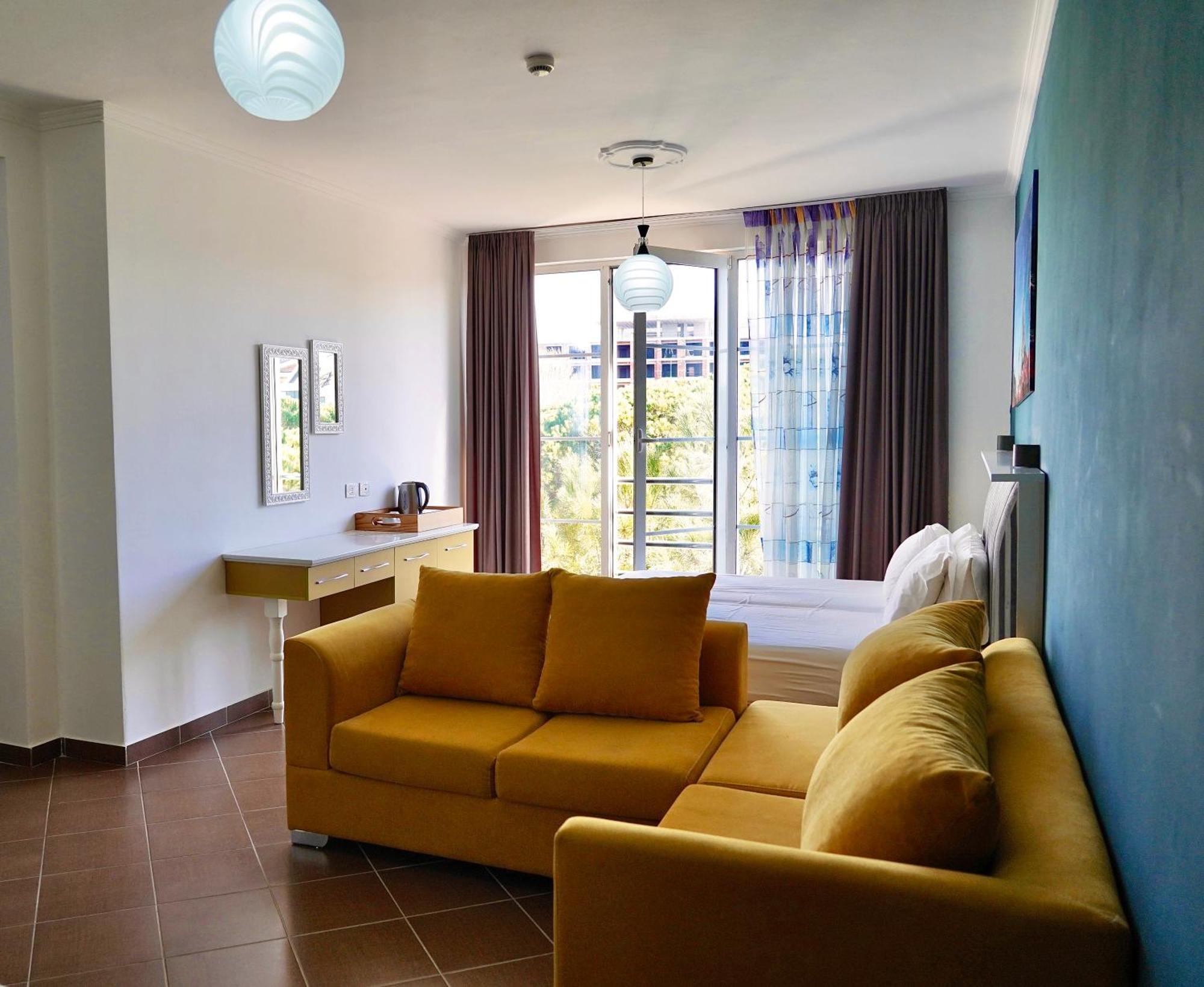 Hotel Monaco & Garden Golem  Ngoại thất bức ảnh