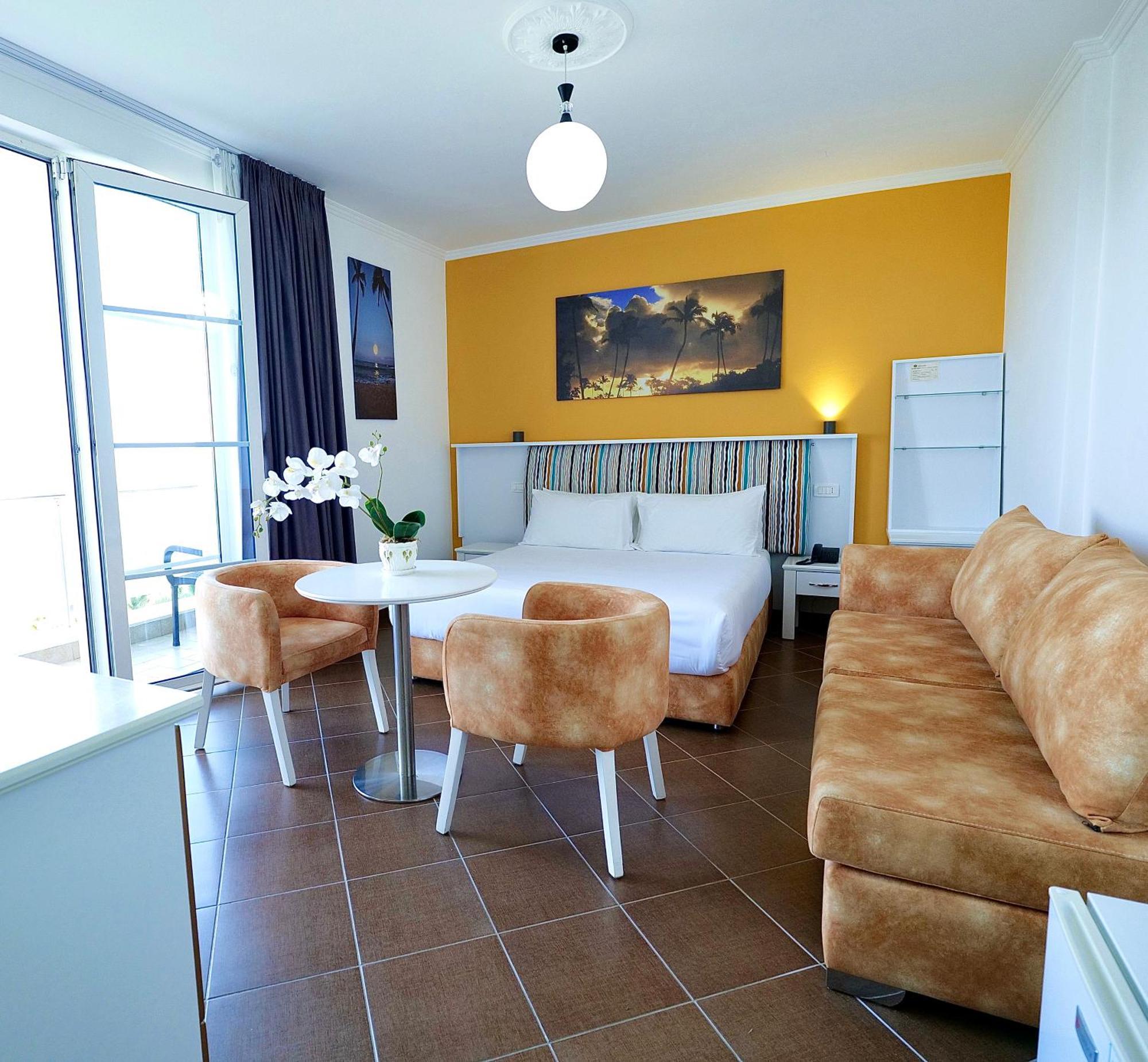 Hotel Monaco & Garden Golem  Ngoại thất bức ảnh